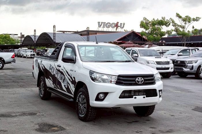 REVO 2WD 2018 2.4J MT STANDARD WHITE  15 full