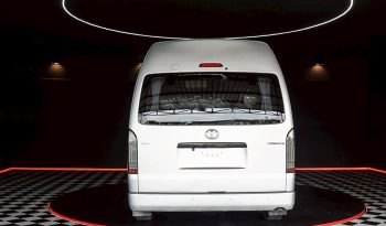 TOYOTA 2WD 2017 3.0 MT COMMUTER SILVER  2044 full