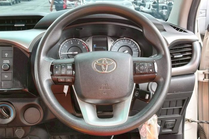 REVO PRE 2021 2.4 ENTRY AT SMART CAB WHITE  2681 full