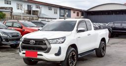 REVO PRE 2021 2.4 ENTRY AT SMART CAB WHITE  2681