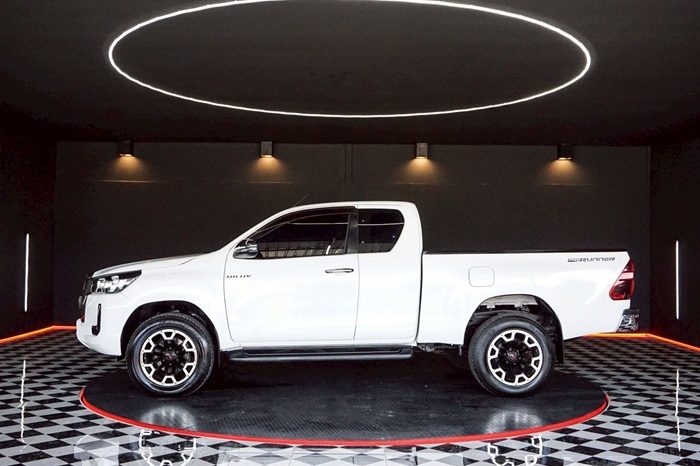 REVO PRE 2021 2.4 ENTRY AT SMART CAB SILVER  1004 full