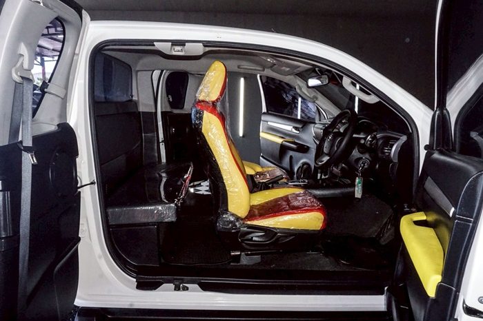 REVO PRE 2021 2.4 ENTRY AT SMART CAB SILVER  1004 full