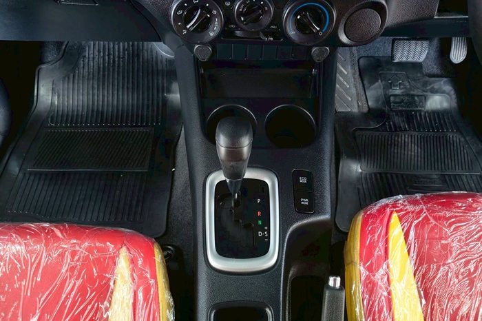 REVO PRE 2021 2.4 ENTRY AT SMART CAB SILVER  1004 full