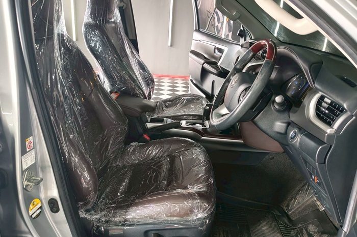 TOYOTA 2WD 2015 2.4V AT FORTUNER SILVER  3512 full