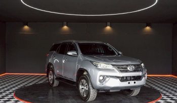 TOYOTA 2WD 2015 2.4V AT FORTUNER SILVER  3512 full