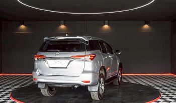 TOYOTA 2WD 2015 2.4V AT FORTUNER SILVER  3512 full