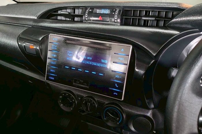 REVO 2WD 2019 2.4J MT STANDARD SILVER  375 full