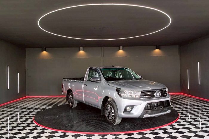 REVO 2WD 2019 2.4J MT STANDARD SILVER  375 full
