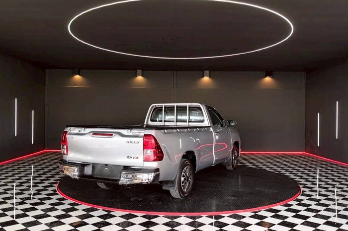 REVO 2WD 2019 2.4J MT STANDARD SILVER  375 full