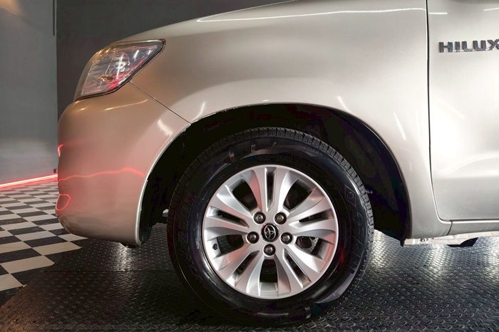 VIGO 2WD 2014 2.5j MT SMART CAB SILVER  4627 full