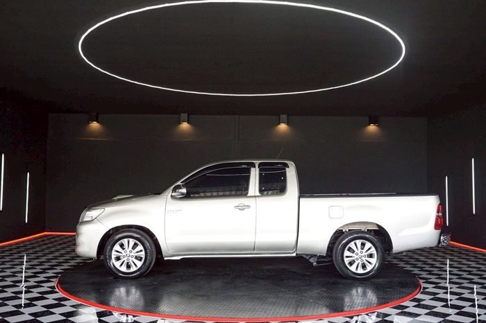 VIGO 2WD 2014 2.5j MT SMART CAB SILVER  4627 full