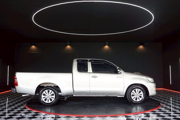 VIGO 2WD 2014 2.5j MT SMART CAB SILVER  4627 full