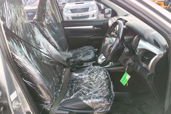 REVO 2WD 2019 2.4E MT SMART CAB SILVER  4839 full
