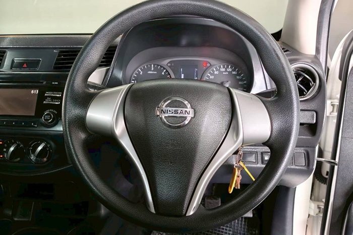 NISSAN 2020 2WD 2.5 MT SINGLE CAB WHITE 4923 full