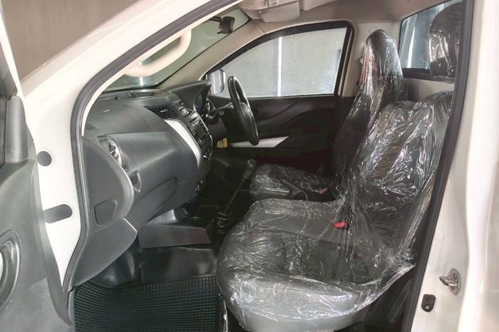 NISSAN 2020 2WD 2.5 MT SINGLE CAB WHITE 4923 full