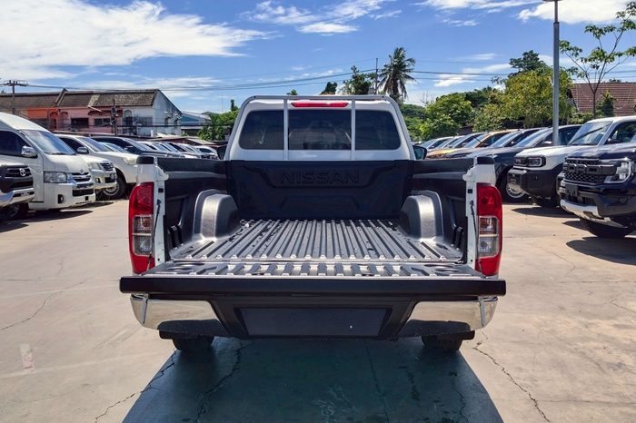 NISSAN 2020 2WD 2.5 MT SINGLE CAB WHITE 4926 full