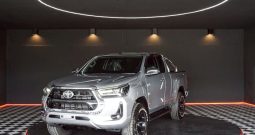 REVO PRE 2022 2.4 MID AT SAMRT CAB SILVER  5153