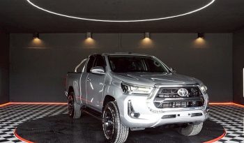REVO PRE 2022 2.4 MID AT SAMRT CAB SILVER  5153 full