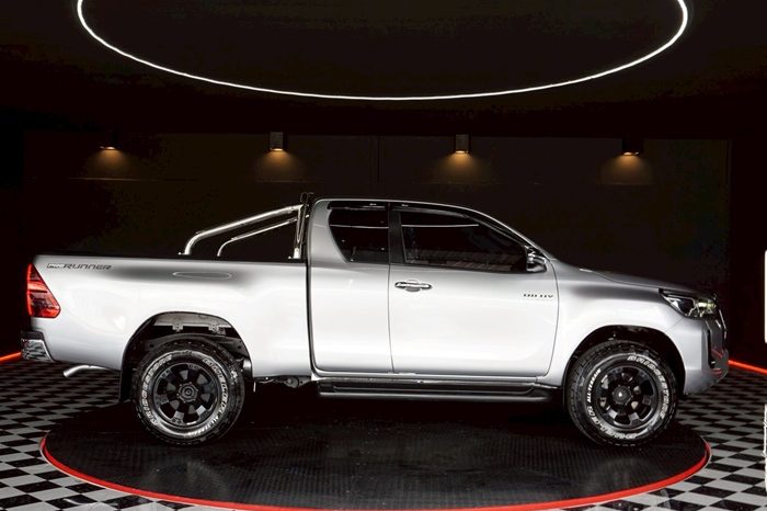 REVO PRE 2022 2.4 MID AT SAMRT CAB SILVER  5153 full