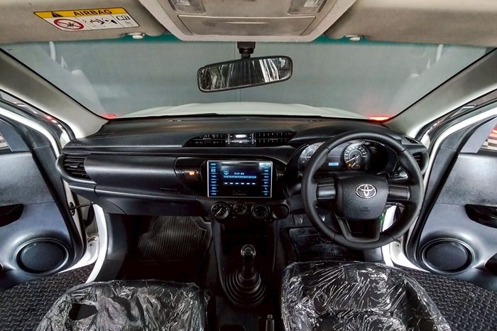 REVO 2WD 2019 2.4J MT SMART CAB WHITE  5281 full
