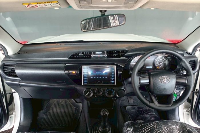 REVO 2WD 2019 2.4J MT SMART CAB WHITE  5281 full