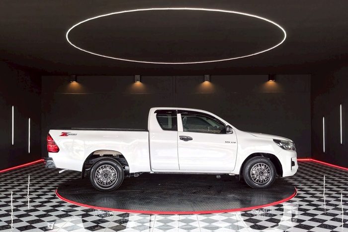 REVO 2WD 2019 2.4J MT SMART CAB WHITE  5281 full