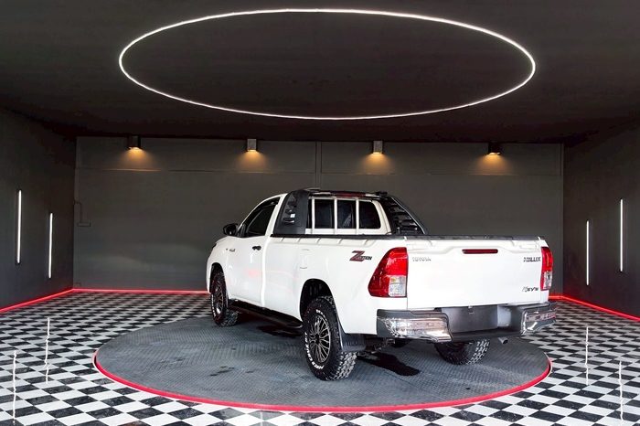 REVO 2WD 2020 2.4J MT STANDARD WHITE  5676 full