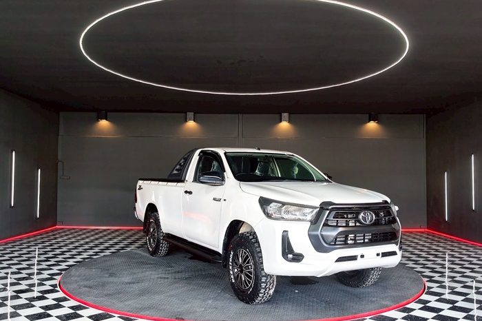 REVO 2WD 2020 2.4J MT STANDARD WHITE  5676 full