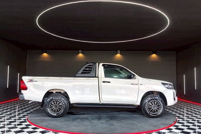 REVO 2WD 2020 2.4J MT STANDARD WHITE  5676 full