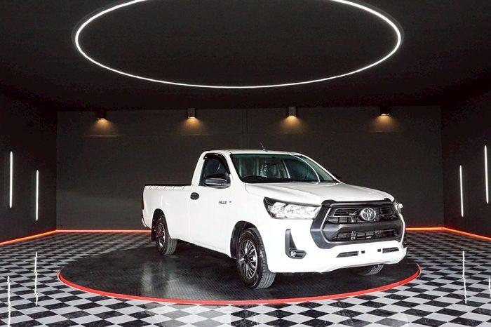 REVO 2WD 2021 2.4J MT STANDARD WHITE  5869 full