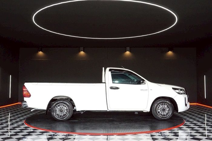 REVO 2WD 2021 2.4J MT STANDARD WHITE  5869 full