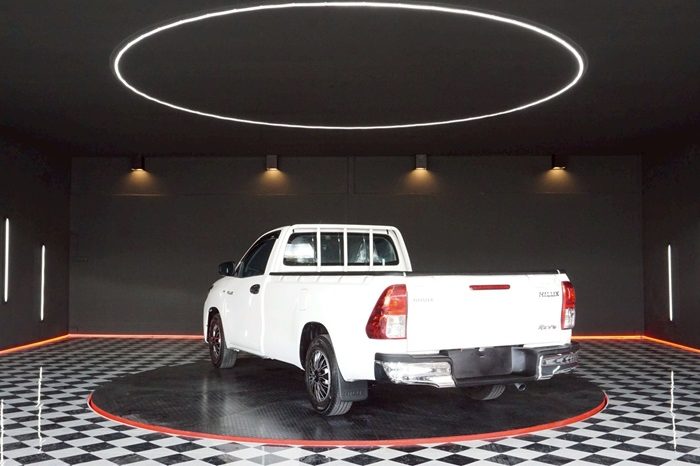 REVO 2WD 2021 2.4J MT STANDARD WHITE  5869 full