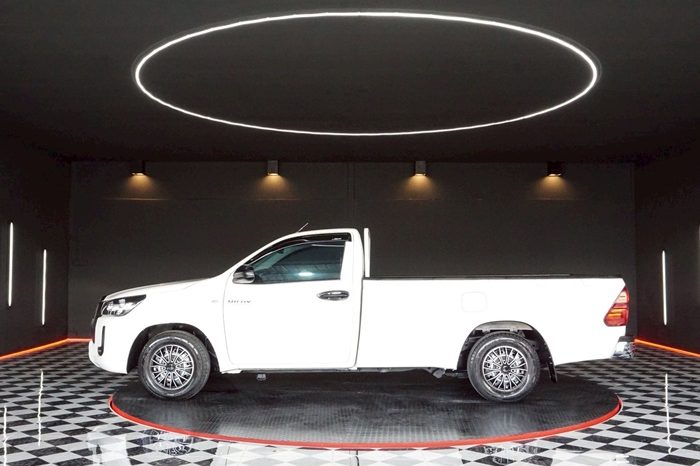 REVO 2WD 2021 2.4J MT STANDARD WHITE  5869 full
