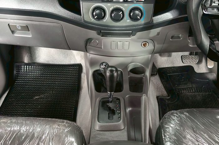 VIGO 4WD 2014 2.7J AT SMART CAB SILVER  6425 full