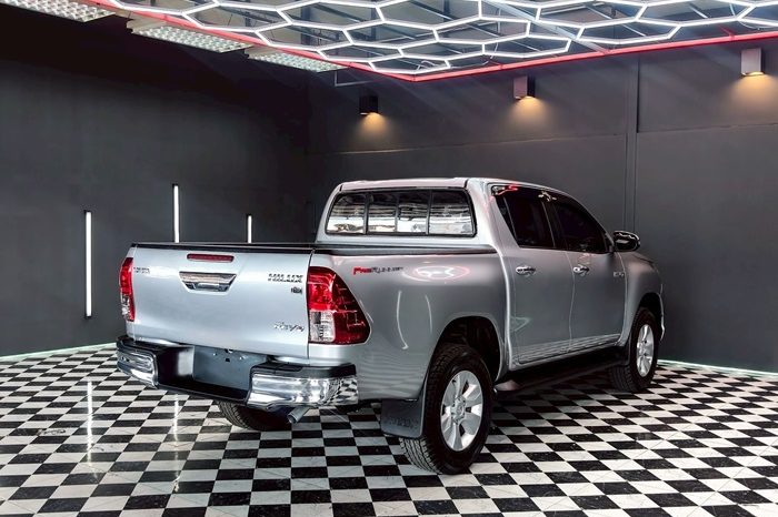 REVO PRE 2019 2.4E AT DOUBLE CAB SILVER  6641 full