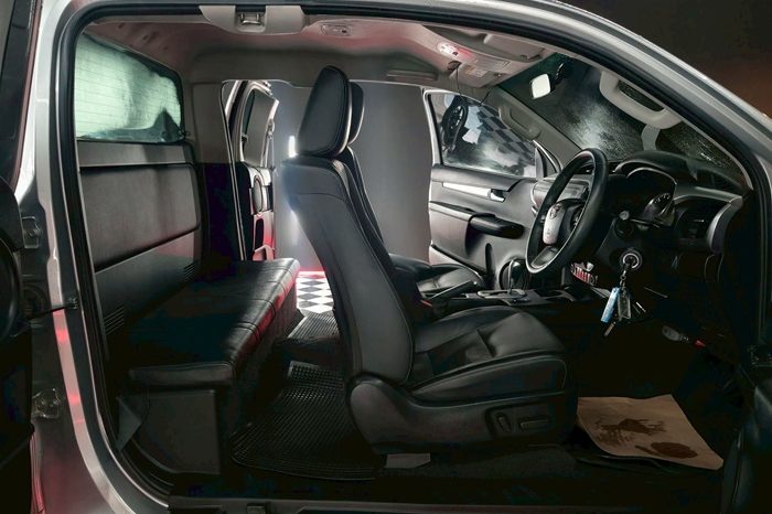 REVO PRE 2022 2.4 ENTRY AT SMART CAB SILVER  6875 full
