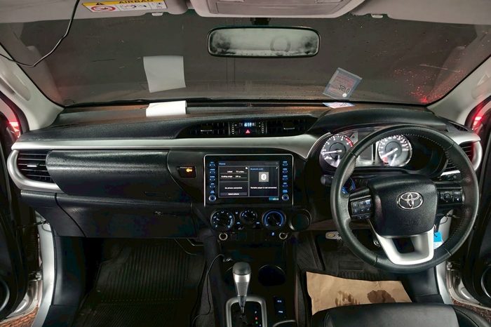 REVO PRE 2022 2.4 ENTRY AT SMART CAB SILVER  6875 full