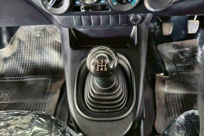 REVO 2WD 2016 2.4J MT STANDARD SILVER  692 full