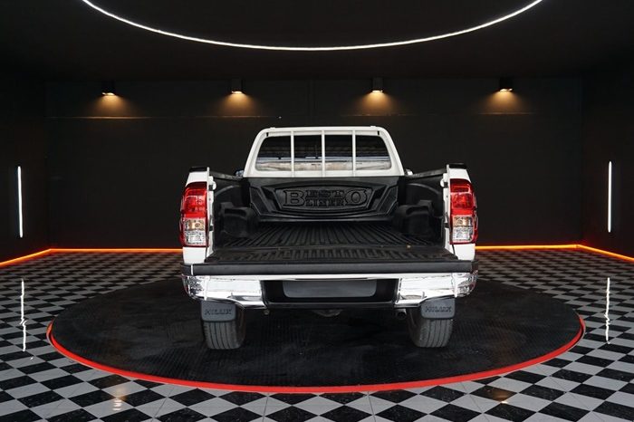 REVO 4WD 2021 2.8 ENTRY MT STANDARD WHITE  7081 full