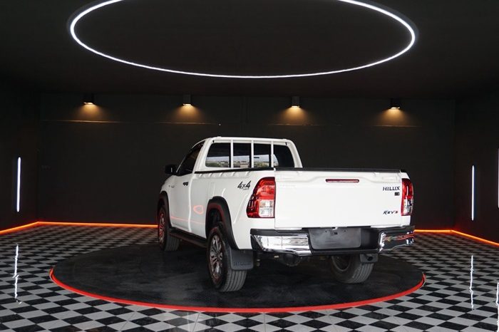 REVO 4WD 2021 2.8 ENTRY MT STANDARD WHITE  7081 full