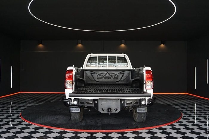 REVO 4WD 2021 2.8 ENTRY MT STANDARD WHITE  7096 full