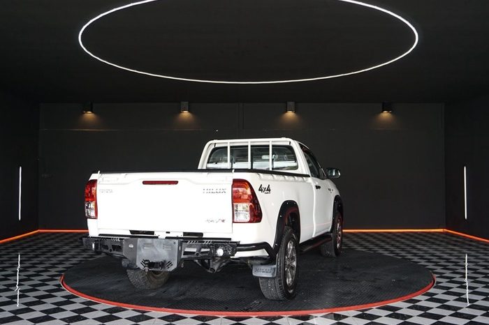 REVO 4WD 2021 2.8 ENTRY MT STANDARD WHITE  7096 full