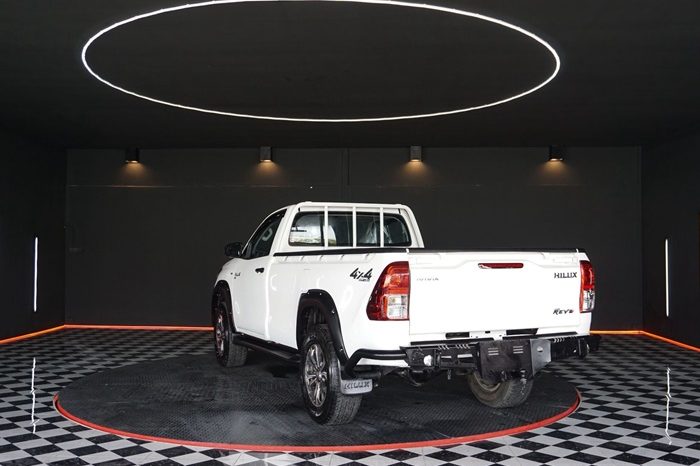 REVO 4WD 2021 2.8 ENTRY MT STANDARD WHITE  7096 full