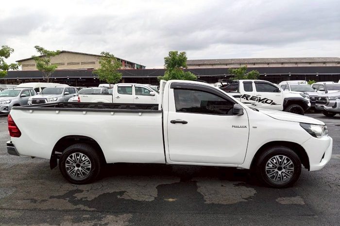 REVO 2WD 2020 2.4J MT STANDARD WHITE  7202 full