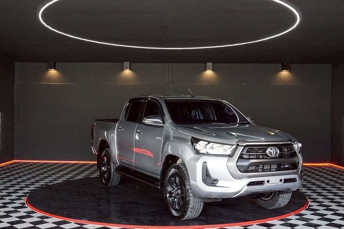 REVO PRE 2020 2.4 ENTRY AT DOUBLE CAB SILVER  7358 full