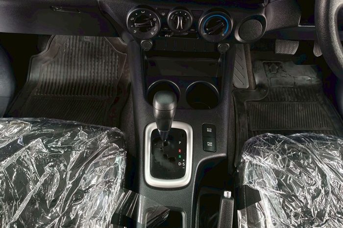 REVO PRE 2020 2.4 ENTRY AT DOUBLE CAB SILVER  7358 full