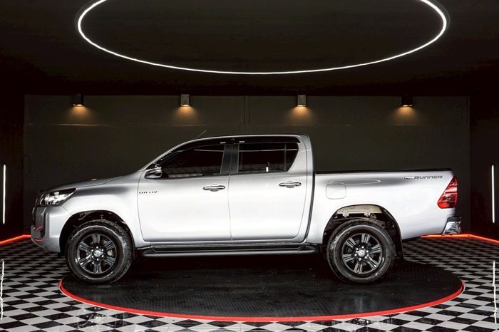 REVO PRE 2020 2.4 ENTRY AT DOUBLE CAB SILVER  7358 full