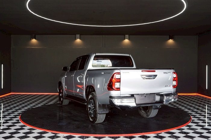 REVO PRE 2020 2.4 ENTRY AT DOUBLE CAB SILVER  7358 full