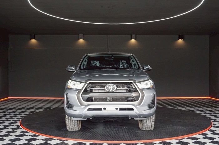 REVO PRE 2020 2.4 ENTRY AT DOUBLE CAB SILVER  7359 full