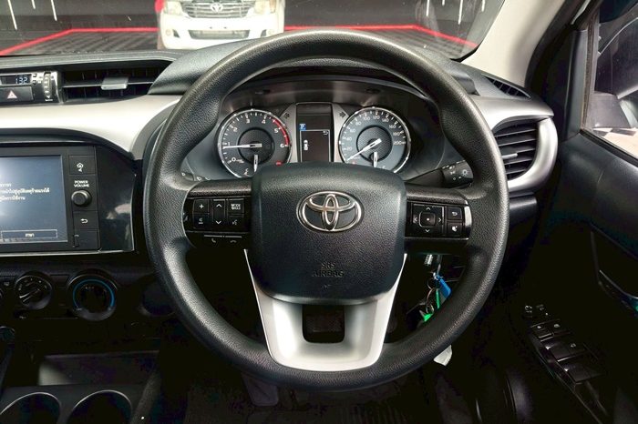 REVO PRE 2020 2.4 ENTRY AT DOUBLE CAB SILVER  7359 full